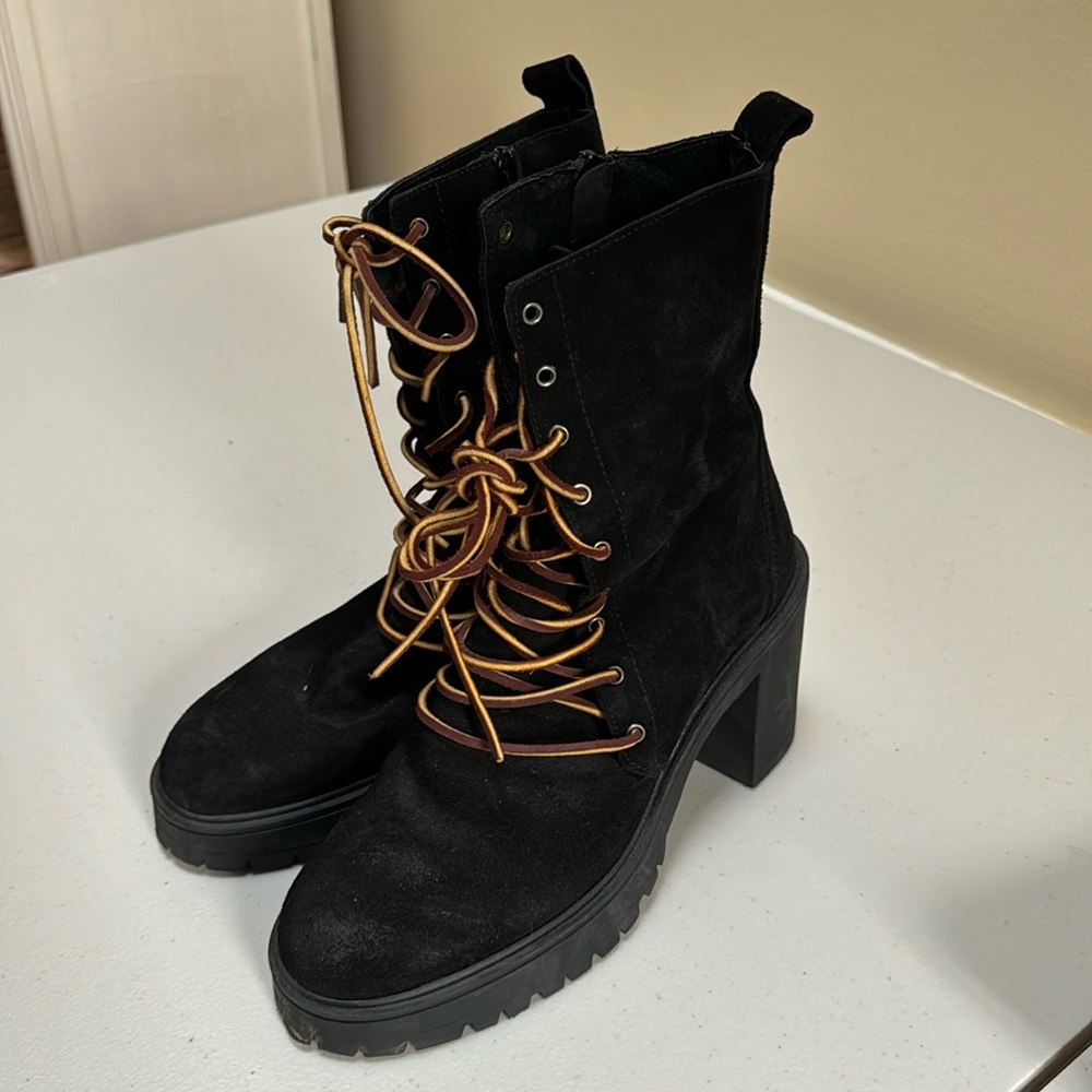 Free People Heel Boots Women’s Size 8.5 Black Suede